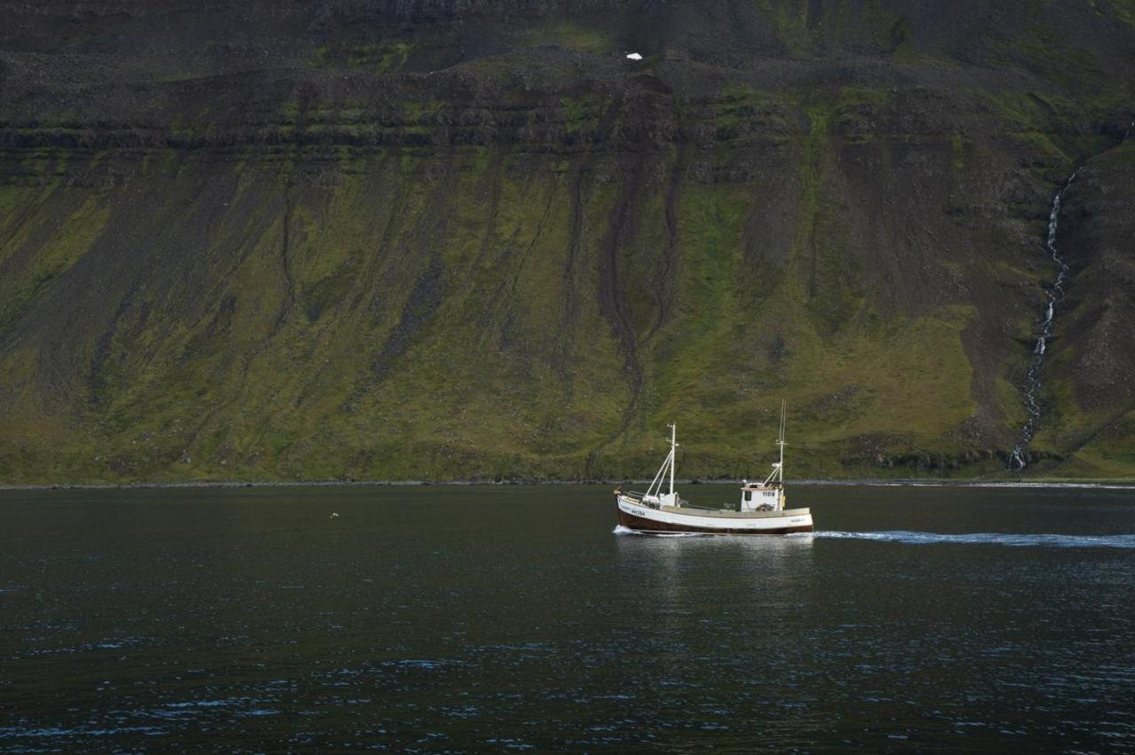 Fisherman Hotel Westfjords Sudureyri Buitenkant foto